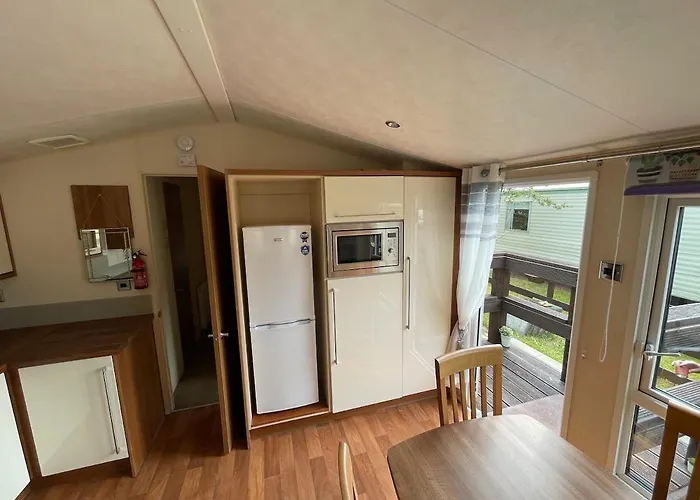 2-Bedroom Caravan In Uddingston, Glasgow