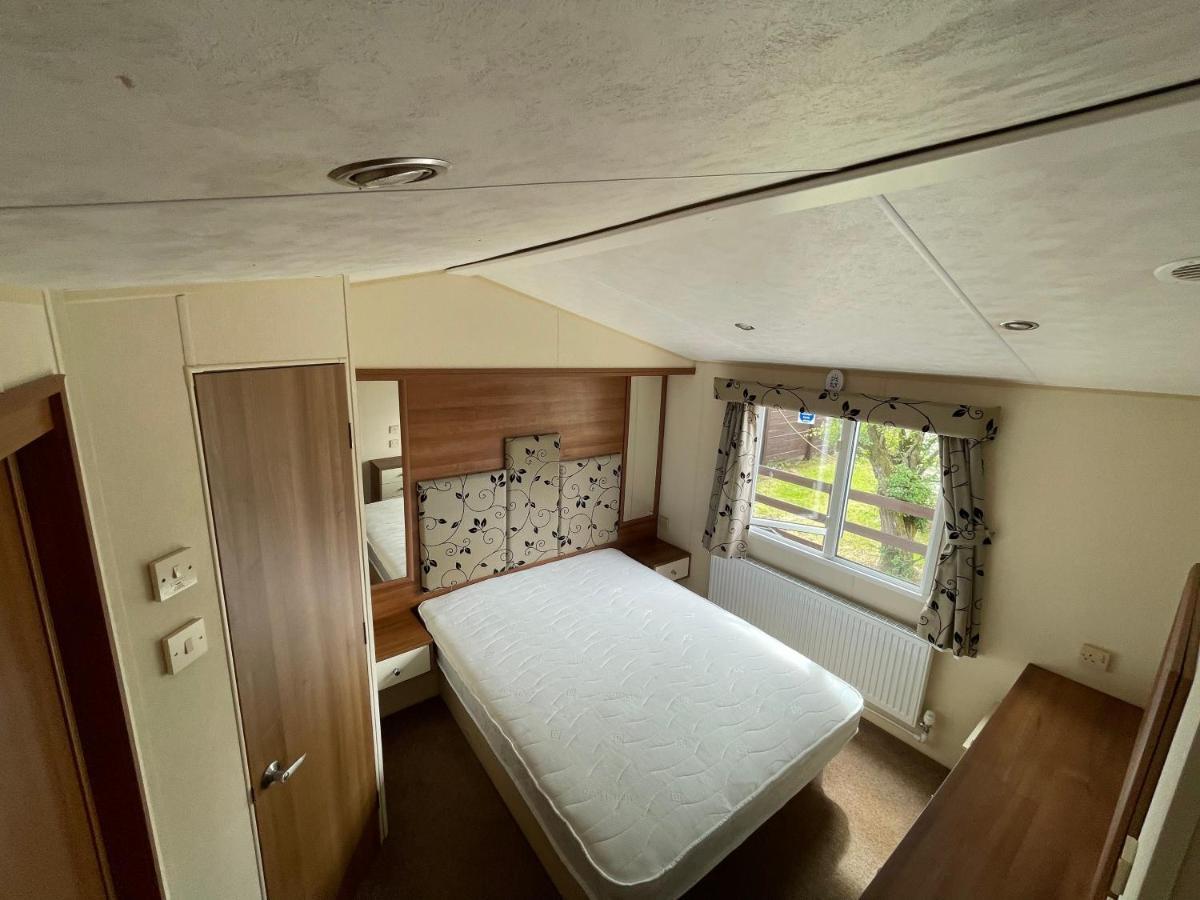 Chalet 2-bedroom Caravan In Uddingston, Glasgow