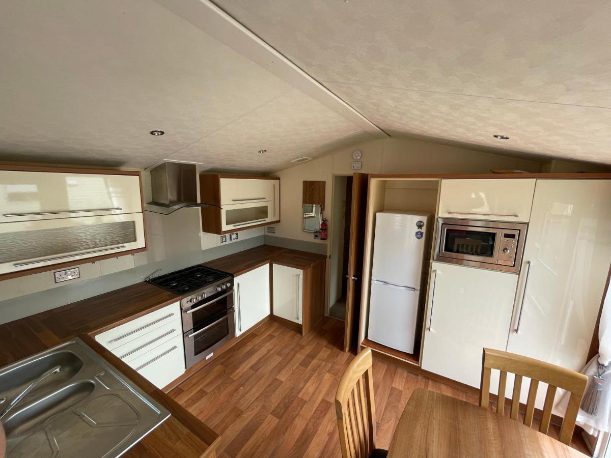 2-bedroom Caravan In Uddingston, Glasgow Chalet