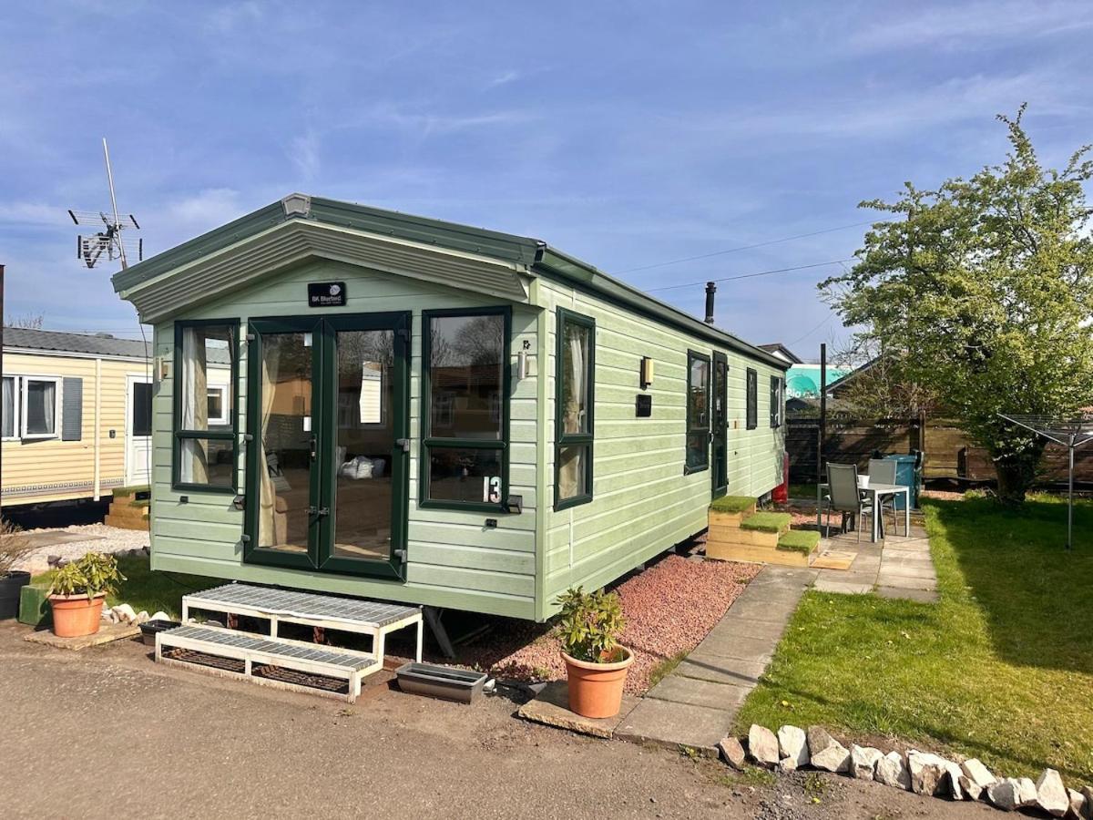 2-bedroom Caravan In Uddingston, Glasgow Chalet