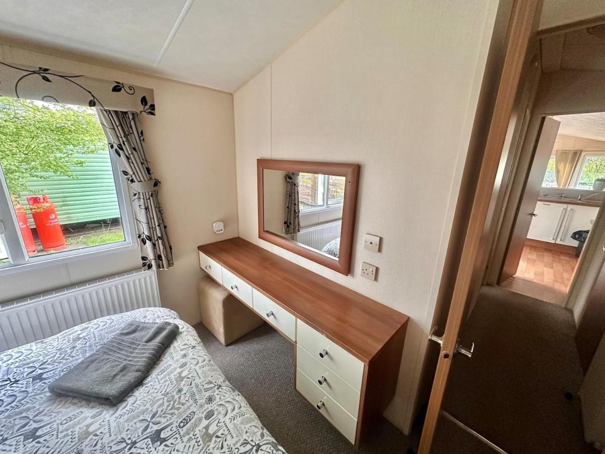 Chalet 2-bedroom Caravan In Uddingston, Glasgow