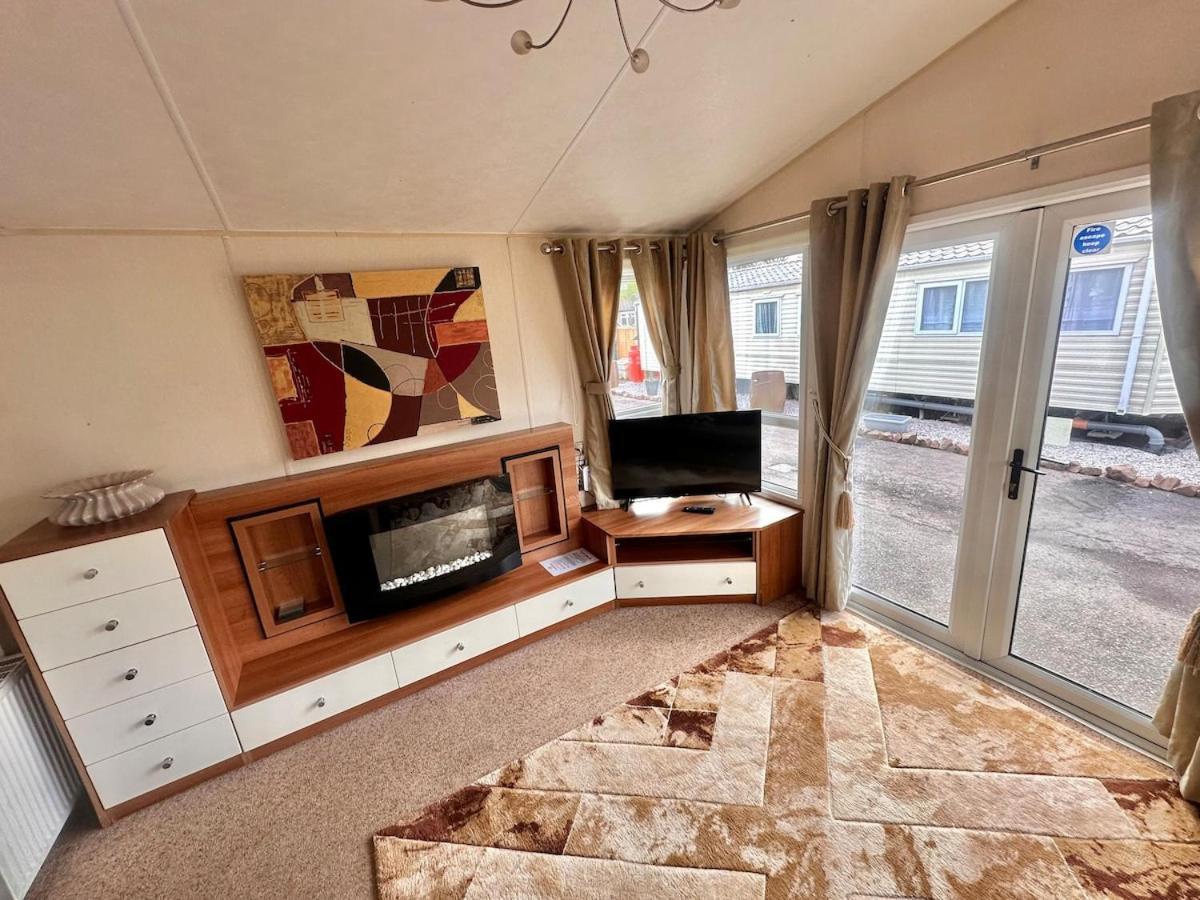 Chalet 2-bedroom Caravan In Uddingston, Glasgow Uddingston